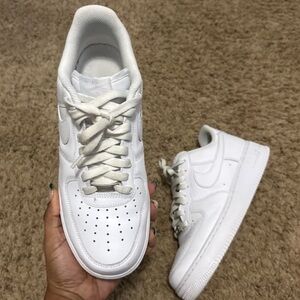 White Nike Air Force 1